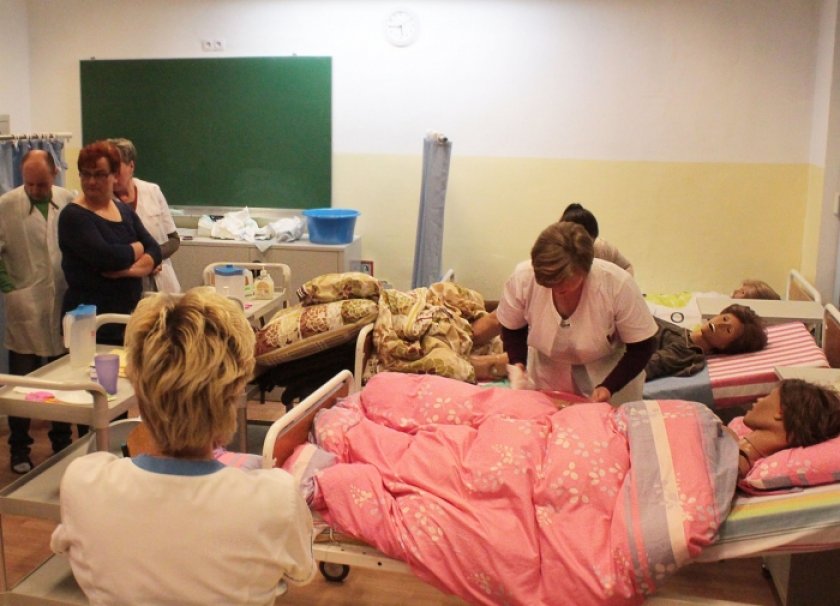 Opiekunka środowiskowa edukacja i porady
